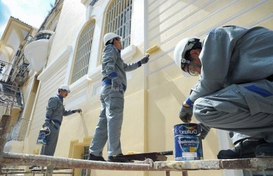 Thợ sơn nhà Tuyên Quang