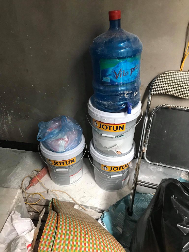 tường đã sơn rồi có bả được không